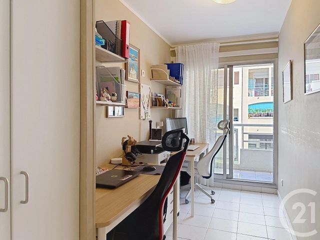 Appartement F4 &agrave; vendre - 5 pi&egrave;ces - 101,87 m2 - Antibes - 06 - PROVENCE-ALPES-COTE-D-AZUR
