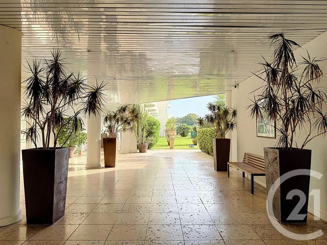 Appartement F4 &agrave; vendre - 5 pi&egrave;ces - 101,87 m2 - Antibes - 06 - PROVENCE-ALPES-COTE-D-AZUR
