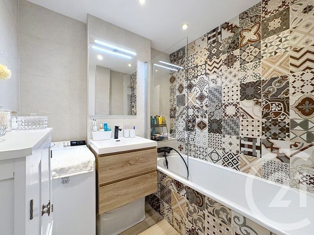 Appartement F4 &agrave; vendre - 4 pi&egrave;ces - 72,55 m2 - Le Golfe Juan - 06 - PROVENCE-ALPES-COTE-D-AZUR