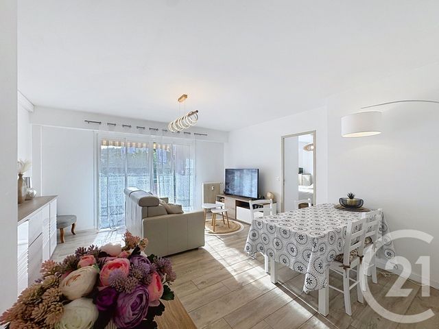 Appartement F4 &agrave; vendre - 4 pi&egrave;ces - 72,55 m2 - Le Golfe Juan - 06 - PROVENCE-ALPES-COTE-D-AZUR