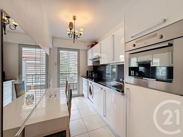 Appartement F3 à vendre - 3 pièces - 68,15 m2 - Antibes - 06 - PROVENCE-ALPES-COTE-D-AZUR
