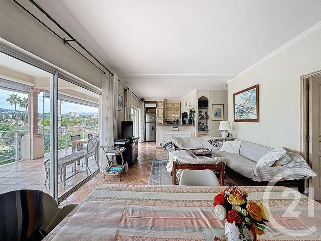 Appartement F4 à vendre - 4 pièces - 78,09 m2 - Antibes - 06 - PROVENCE-ALPES-COTE-D-AZUR