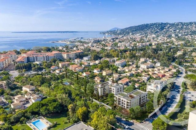 Appartement F4 à vendre - 4 pièces - 84,07 m2 - Juan Les Pins - 06 - PROVENCE-ALPES-COTE-D-AZUR