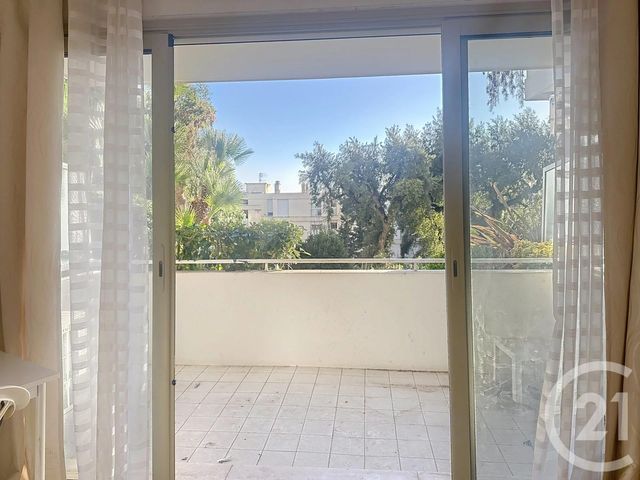 Appartement Studio à vendre - 1 pièce - 29,17 m2 - Cannes - 06 - PROVENCE-ALPES-COTE-D-AZUR