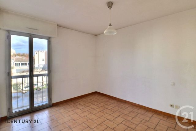 Appartement F3 à vendre - 3 pièces - 75 m2 - Carpentras - 84 - PROVENCE-ALPES-COTE-D-AZUR