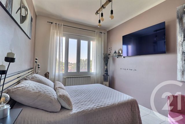 Appartement T4 &agrave; vendre - 4 pi&egrave;ces - 75 m2 - Carpentras - 84 - PROVENCE-ALPES-COTE-D-AZUR