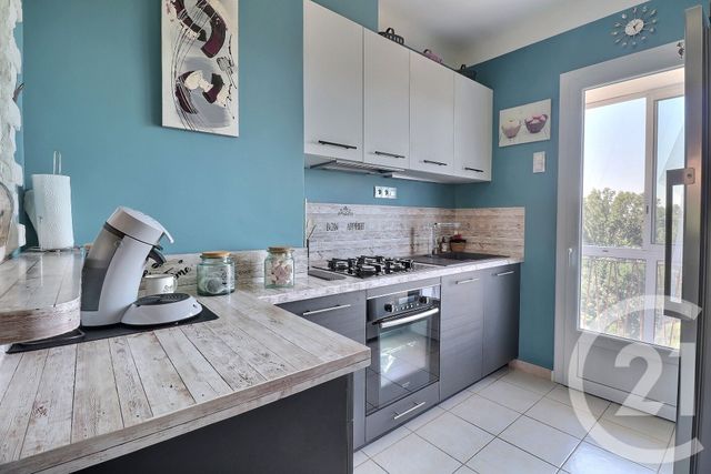 Appartement T4 &agrave; vendre - 4 pi&egrave;ces - 75 m2 - Carpentras - 84 - PROVENCE-ALPES-COTE-D-AZUR
