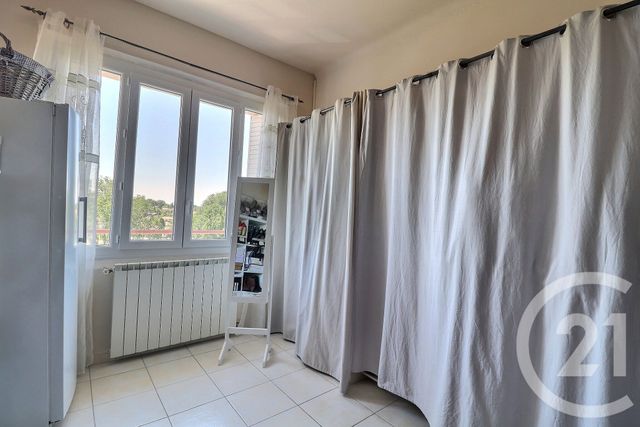 Appartement T4 &agrave; vendre - 4 pi&egrave;ces - 75 m2 - Carpentras - 84 - PROVENCE-ALPES-COTE-D-AZUR