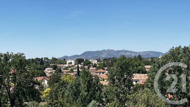 Appartement T4 &agrave; vendre - 4 pi&egrave;ces - 75 m2 - Carpentras - 84 - PROVENCE-ALPES-COTE-D-AZUR