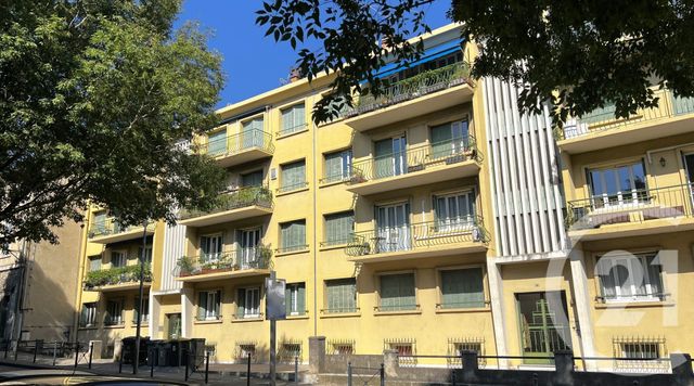 Appartement T4 &agrave; vendre - 4 pi&egrave;ces - 75 m2 - Carpentras - 84 - PROVENCE-ALPES-COTE-D-AZUR