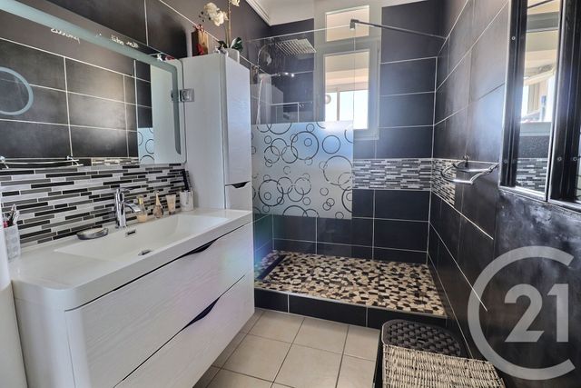 Appartement T4 &agrave; vendre - 4 pi&egrave;ces - 75 m2 - Carpentras - 84 - PROVENCE-ALPES-COTE-D-AZUR