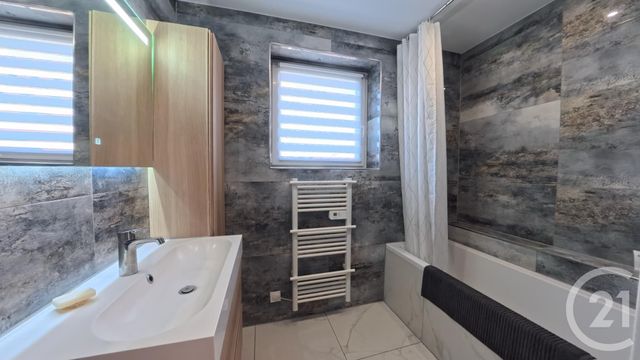 Maison &agrave; louer - 6 pi&egrave;ces - 105,69 m2 - Illkirch Graffenstaden - 67 - ALSACE