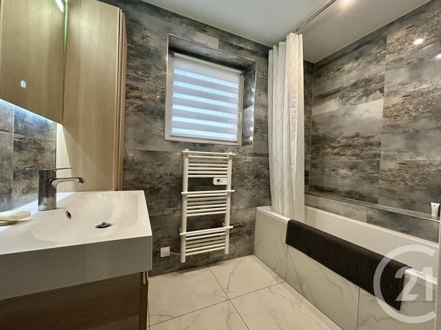 Maison &agrave; louer - 6 pi&egrave;ces - 105,69 m2 - Illkirch Graffenstaden - 67 - ALSACE