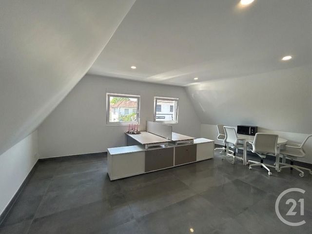 Local commercial à louer - 71.42 m2 - 67 - Bas-Rhin