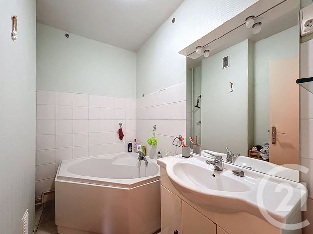 Appartement T3 à vendre - 4 pièces - 72 m2 - Merignac - 33 - AQUITAINE