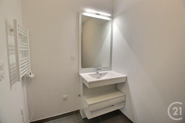 Appartement F3 à vendre - 3 pièces - 67 m2 - Merignac - 33 - AQUITAINE