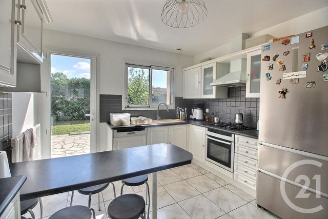 Maison à vendre - 6 pièces - 105 m2 - Merignac - 33 - AQUITAINE