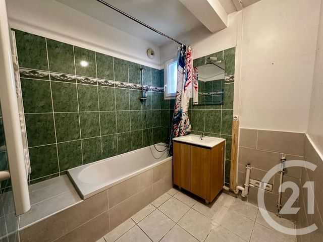 Appartement F3 &agrave; louer - 3 pi&egrave;ces - 76,30 m2 - Villemandeur - 45 - CENTRE