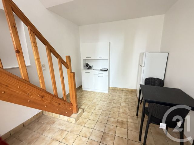Appartement &agrave; louer - 2 pi&egrave;ces - 52 m2 - Montargis - 45 - CENTRE