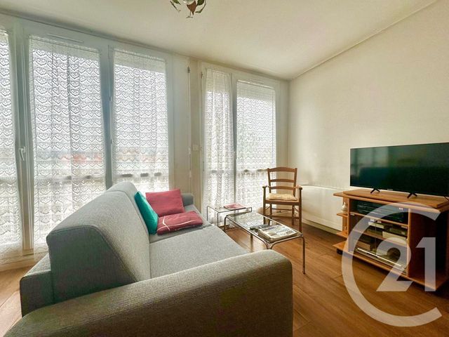 Appartement &agrave; vendre - 4 pi&egrave;ces - 65,27 m2 - Montargis - 45 - CENTRE