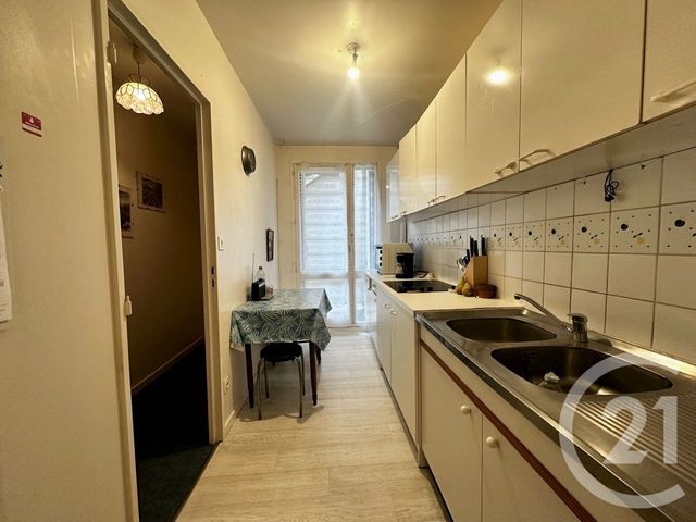 Appartement &agrave; vendre - 4 pi&egrave;ces - 65,27 m2 - Montargis - 45 - CENTRE