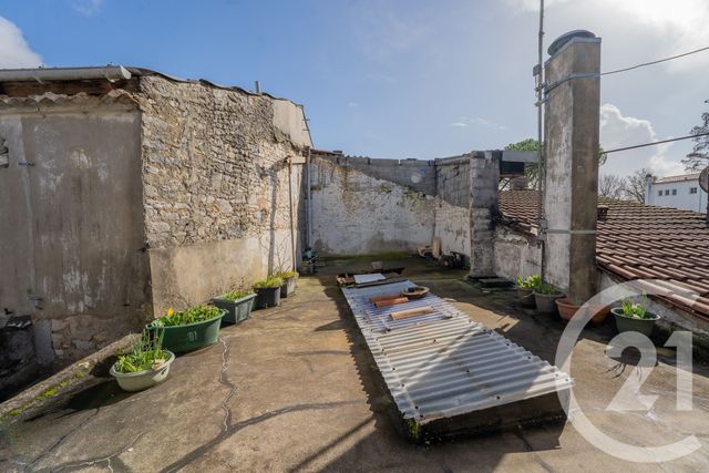 Appartement &agrave; vendre - 5 pi&egrave;ces - 75 m2 - Saujon - 17 - POITOU-CHARENTES