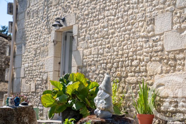 Maison à vendre - 5 pièces - 100 m2 - Pons - 17 - POITOU-CHARENTES