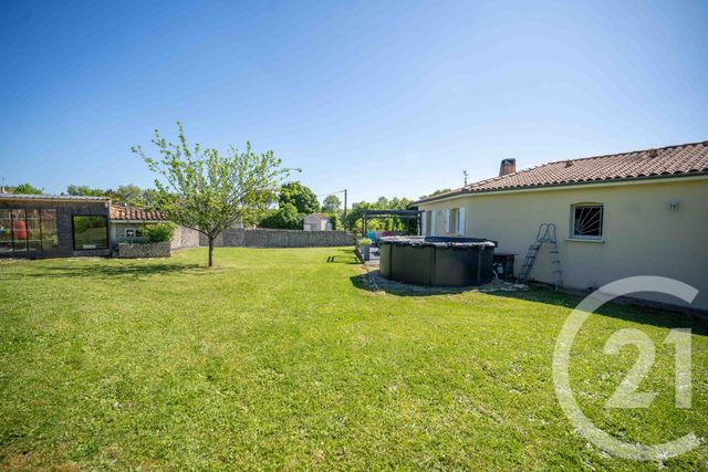 Maison à vendre - 7 pièces - 164 m2 - Julienne - 16 - POITOU-CHARENTES
