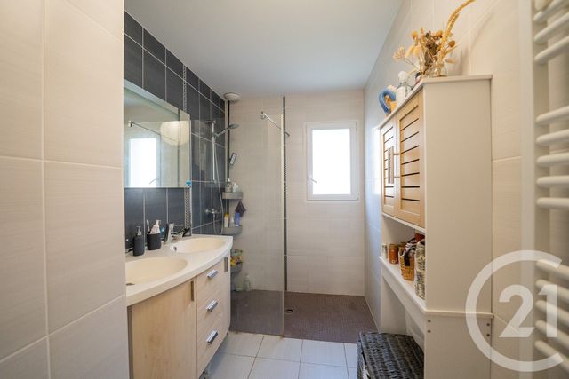 Maison &agrave; vendre - 3 pi&egrave;ces - 75 m2 - St Jean D Angle - 17 - POITOU-CHARENTES