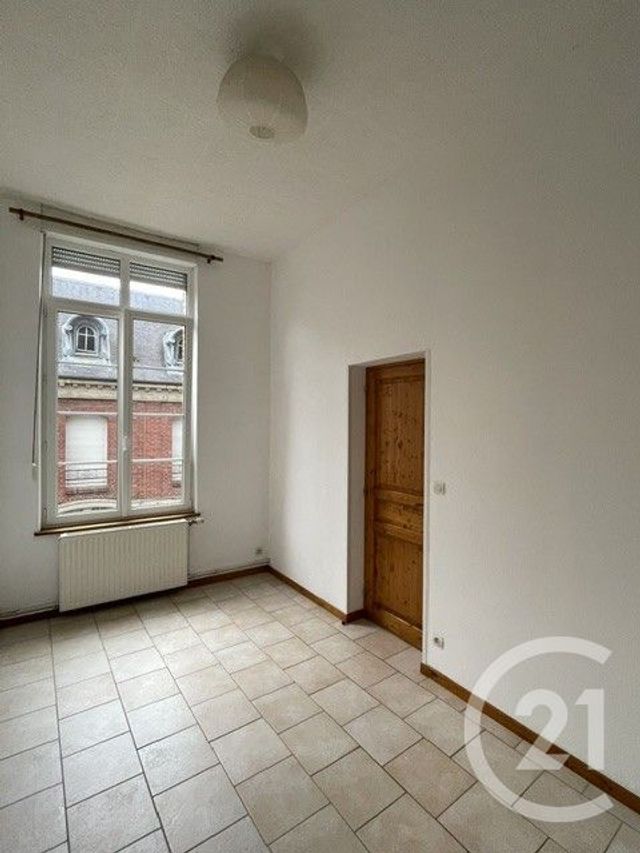 Appartement &agrave; louer - 2 pi&egrave;ces - 40 m2 - Guise - 02 - PICARDIE