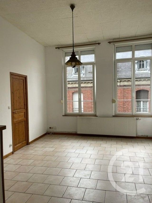 Appartement &agrave; louer - 2 pi&egrave;ces - 40 m2 - Guise - 02 - PICARDIE