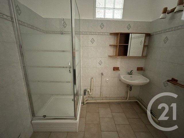Appartement &agrave; louer - 2 pi&egrave;ces - 40 m2 - Guise - 02 - PICARDIE