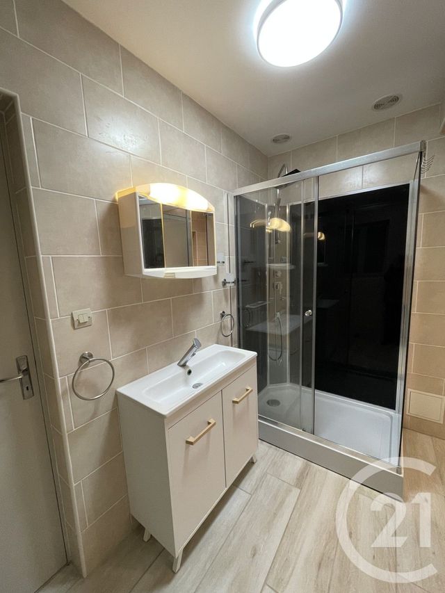 Appartement F4 à vendre - 4 pièces - 97 m2 - Guise - 02 - PICARDIE