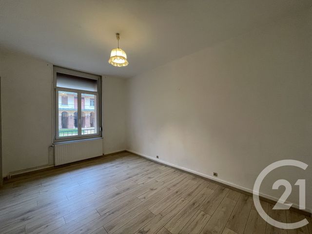Appartement F4 à vendre - 4 pièces - 97 m2 - Guise - 02 - PICARDIE