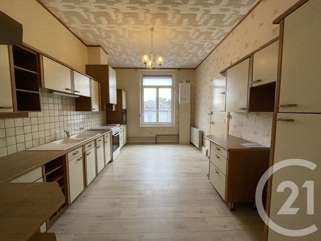 Appartement F4 à vendre - 4 pièces - 97 m2 - Guise - 02 - PICARDIE