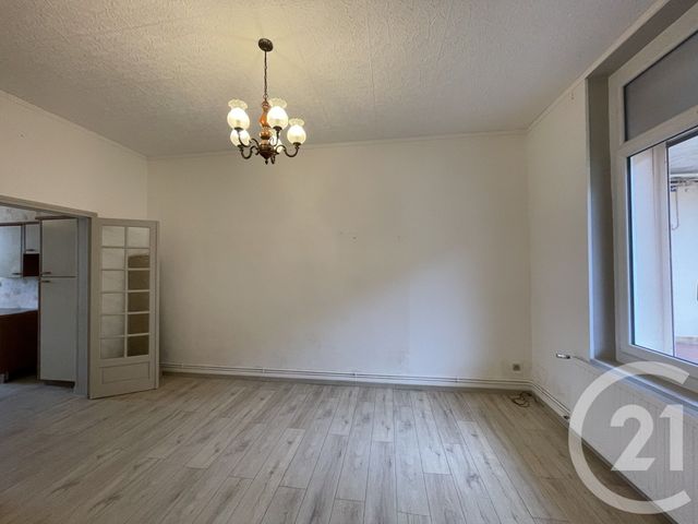 Appartement F4 à vendre - 4 pièces - 97 m2 - Guise - 02 - PICARDIE