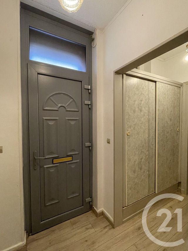 Appartement F4 à vendre - 4 pièces - 97 m2 - Guise - 02 - PICARDIE