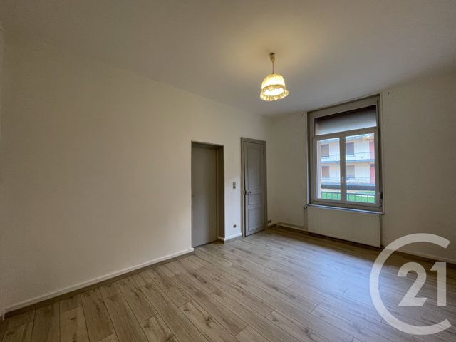 Appartement F4 à vendre - 4 pièces - 97 m2 - Guise - 02 - PICARDIE