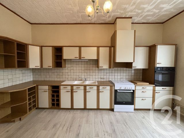 Appartement F4 à vendre - 4 pièces - 97 m2 - Guise - 02 - PICARDIE