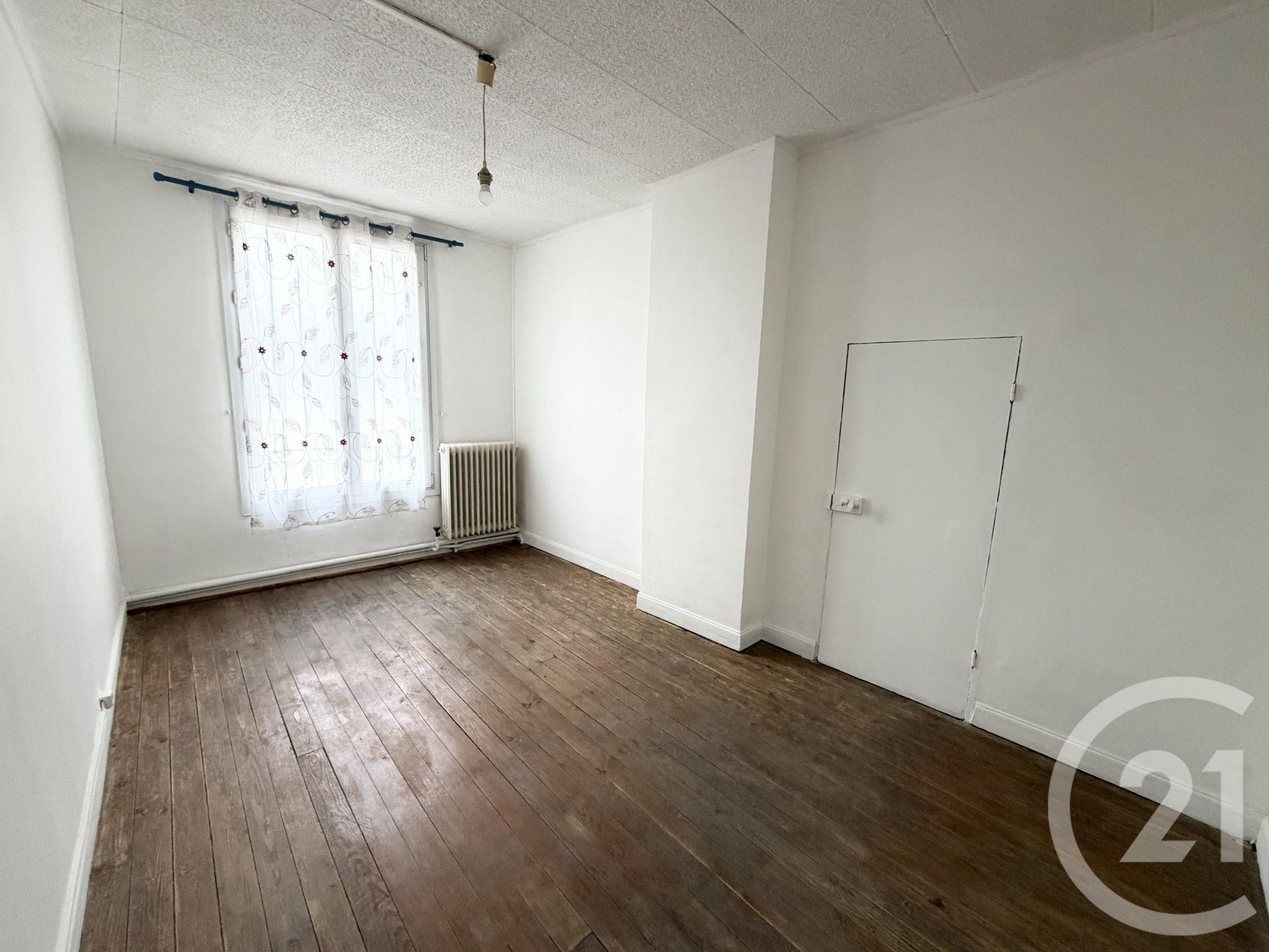 Maison à vendre - 6 pièces - 98 m2 - Origny Ste Benoite - 02 - PICARDIE — 6