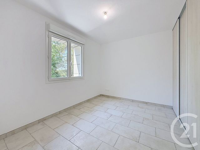 Maison &agrave; louer - 4 pi&egrave;ces - 91,63 m2 - Noves - 13 - PROVENCE-ALPES-COTE-D-AZUR