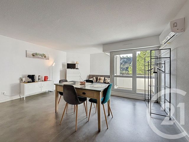 Appartement T1 &agrave; louer - 1 pi&egrave;ce - 33,11 m2 - Les Baux De Provence - 13 - PROVENCE-ALPES-COTE-D-AZUR