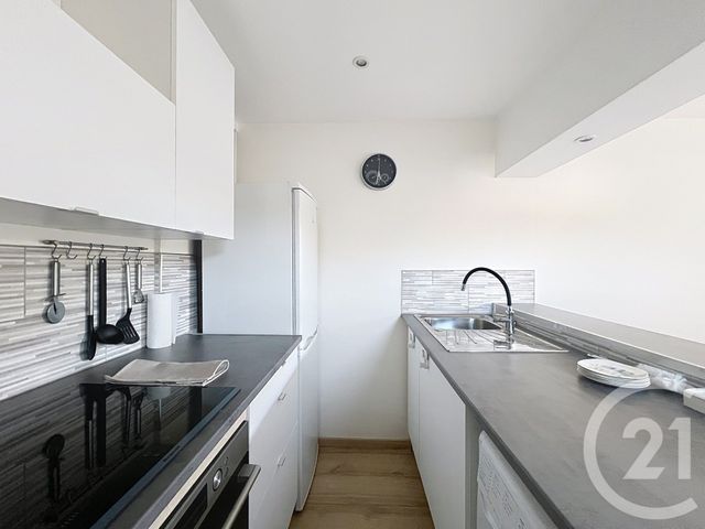 Appartement Studio &agrave; louer - 1 pi&egrave;ce - 22 m2 - Mandelieu La Napoule - 06 - PROVENCE-ALPES-COTE-D-AZUR