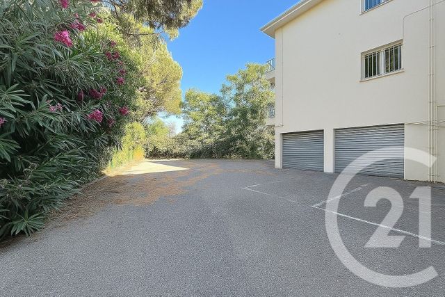 Appartement Local à louer - 4 pièces - 52,42 m2 - Mandelieu La Napoule - 06 - PROVENCE-ALPES-COTE-D-AZUR