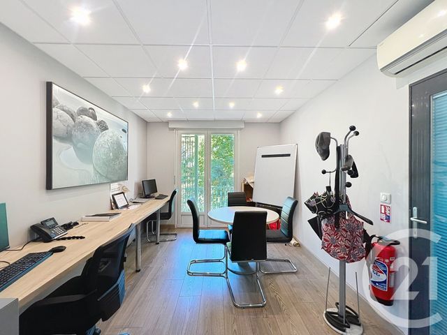 Appartement Local à louer - 4 pièces - 52,42 m2 - Mandelieu La Napoule - 06 - PROVENCE-ALPES-COTE-D-AZUR