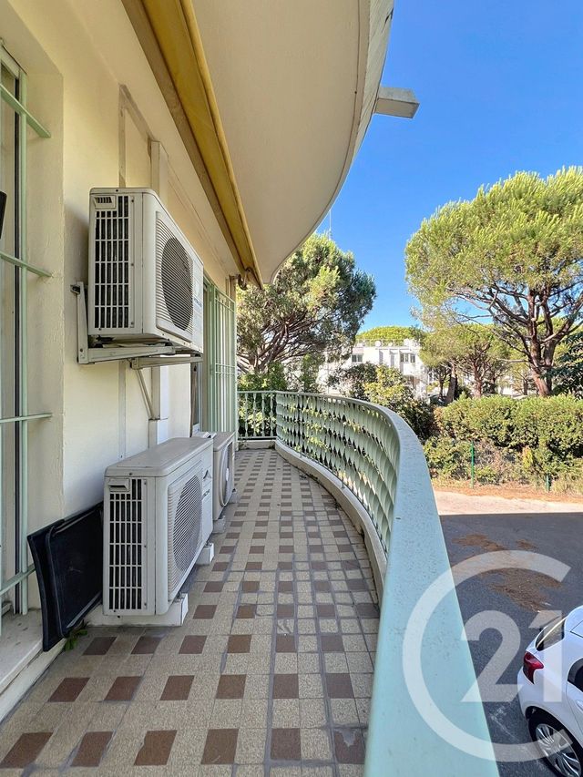 Appartement Local à louer - 4 pièces - 52,42 m2 - Mandelieu La Napoule - 06 - PROVENCE-ALPES-COTE-D-AZUR