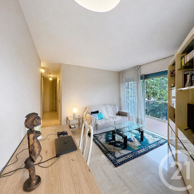 Appartement T2 &agrave; louer - 2 pi&egrave;ces - 43,92 m2 - Mandelieu La Napoule - 06 - PROVENCE-ALPES-COTE-D-AZUR