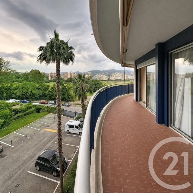 Appartement T2 &agrave; louer - 2 pi&egrave;ces - 43,92 m2 - Mandelieu La Napoule - 06 - PROVENCE-ALPES-COTE-D-AZUR
