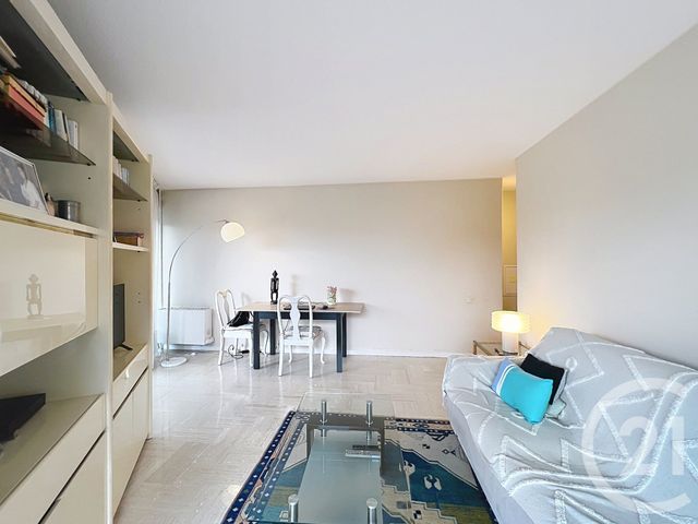 Appartement T2 &agrave; louer - 2 pi&egrave;ces - 43,92 m2 - Mandelieu La Napoule - 06 - PROVENCE-ALPES-COTE-D-AZUR