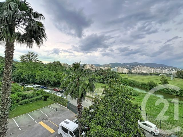Appartement T2 &agrave; louer - 2 pi&egrave;ces - 43,92 m2 - Mandelieu La Napoule - 06 - PROVENCE-ALPES-COTE-D-AZUR